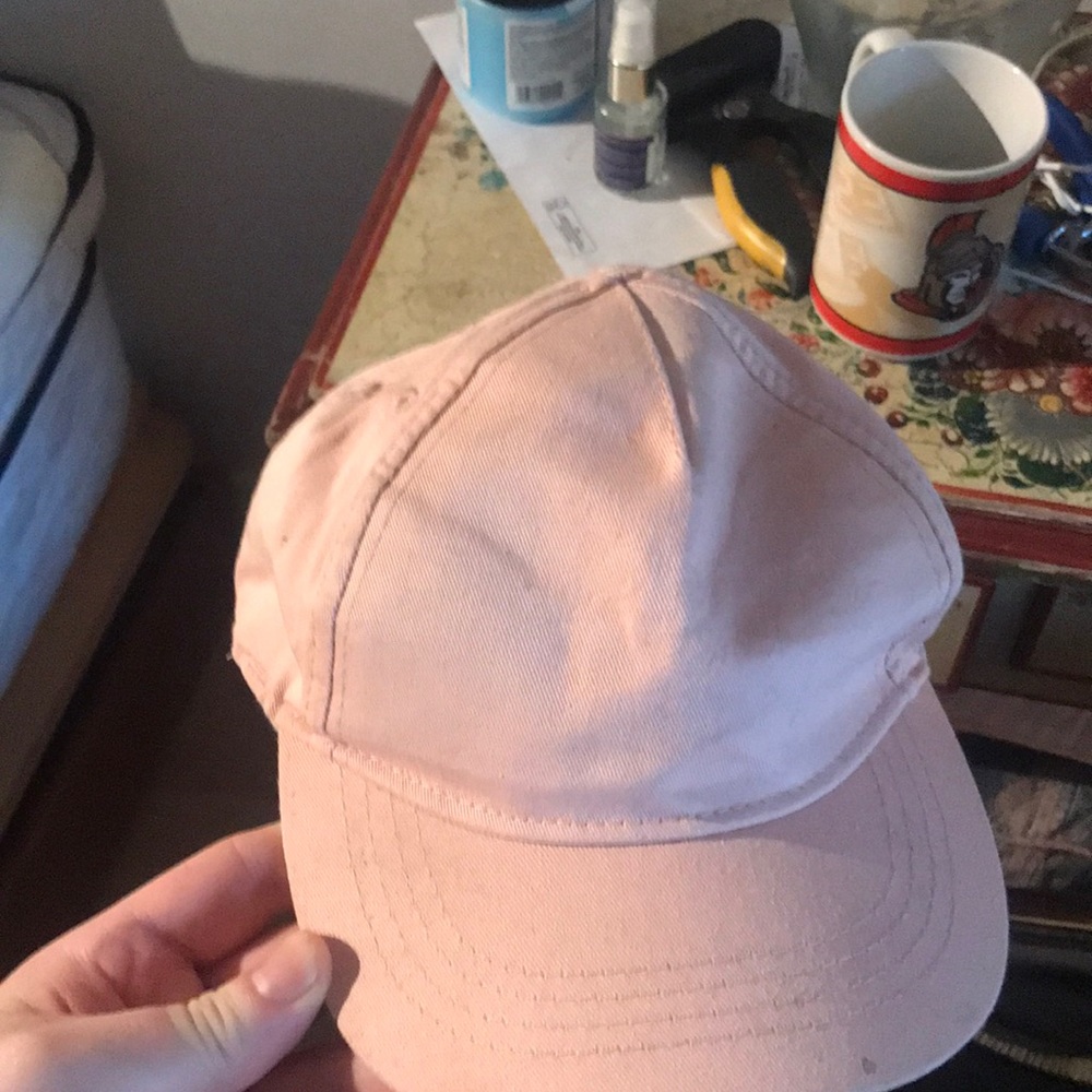 Free free free with any bundle $30+ cute pink H and M stretchable baseball hat